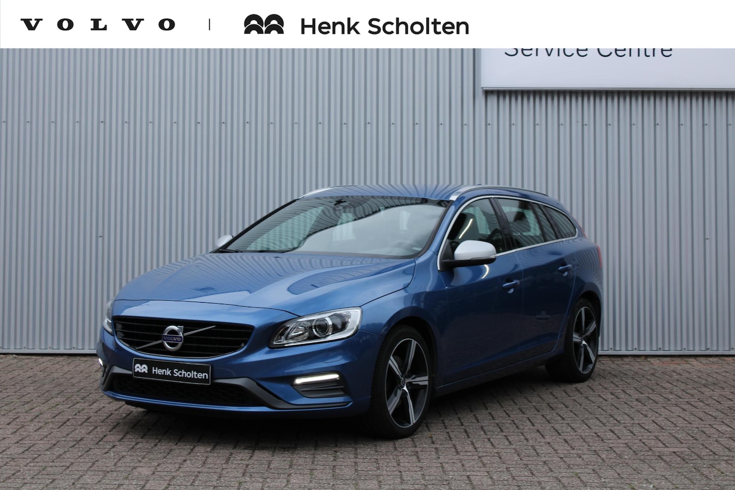 Volvo V60 - T3 Automaat R Design | Standkachel | Stoelverwarming voorzijde | Parkeersensoren achter | - AutoWereld.nl
