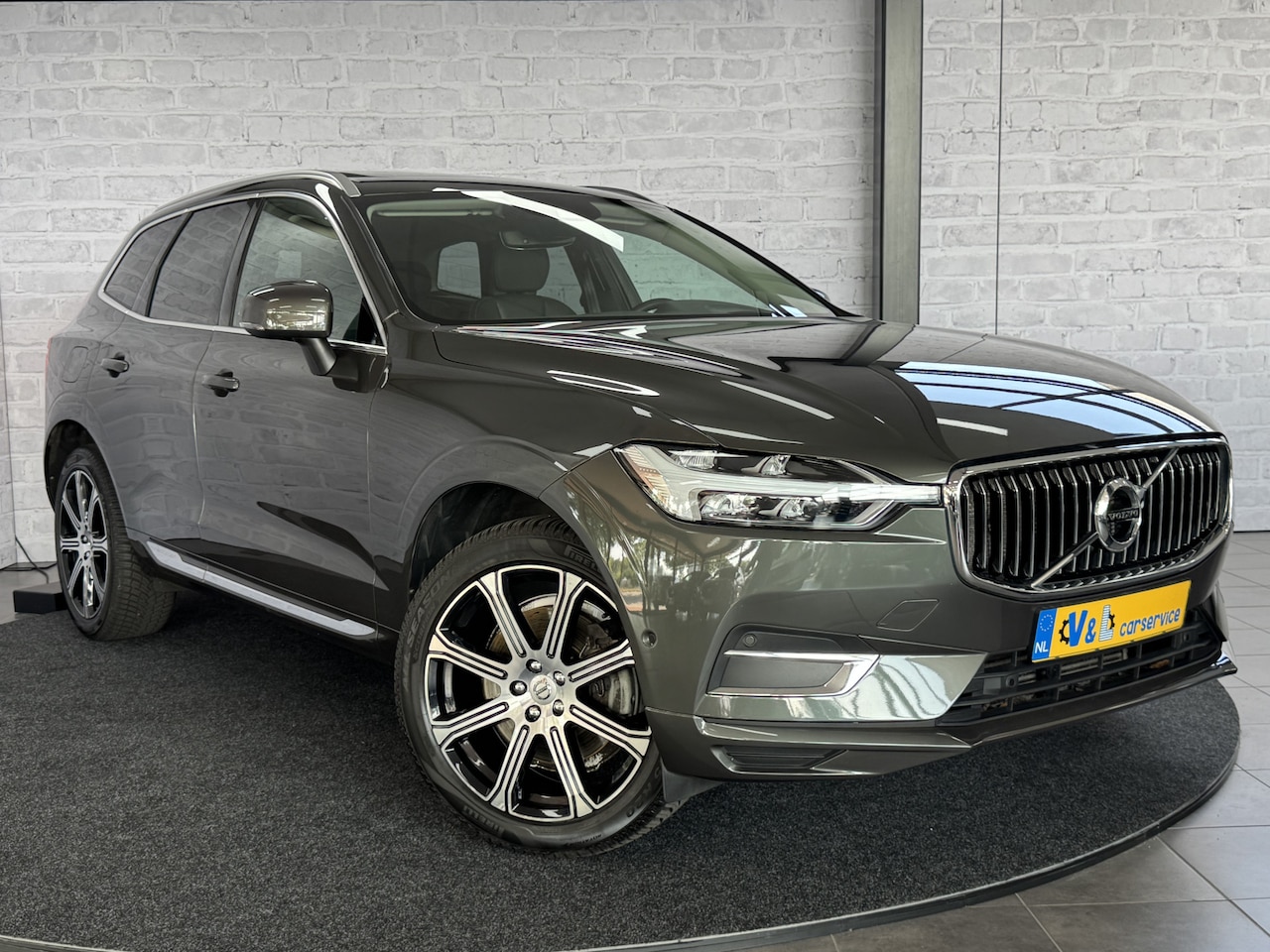 Volvo XC60 - 2.0 T5 Inscription Pano HUD Pilot Assist Trekhaak H/K - AutoWereld.nl