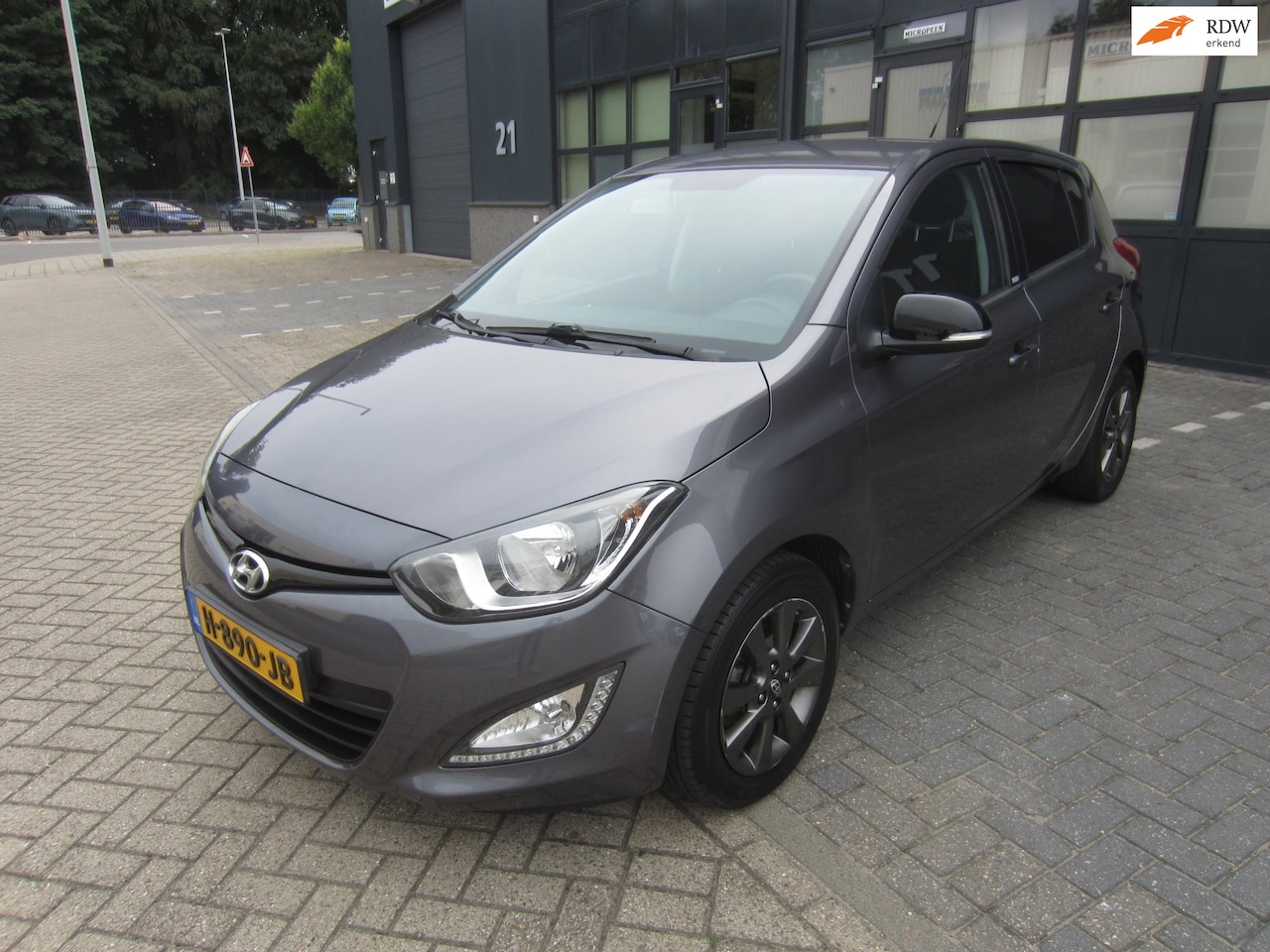 Hyundai i20 - 1.4i i-Motion 2015 Automaat Airco Led Cruise APK! - AutoWereld.nl