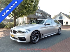 BMW 5-serie Touring - 520i TREKHAAK / M-PAKKET / SCHUIF-KANTELDAK / SPORTSTOEL /