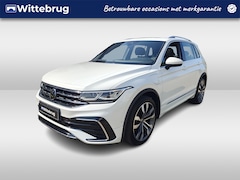 Volkswagen Tiguan - 1.4 TSI eHybrid R-Line Business+ Trekhaak / Pano / Carplay / Stoelverwarming