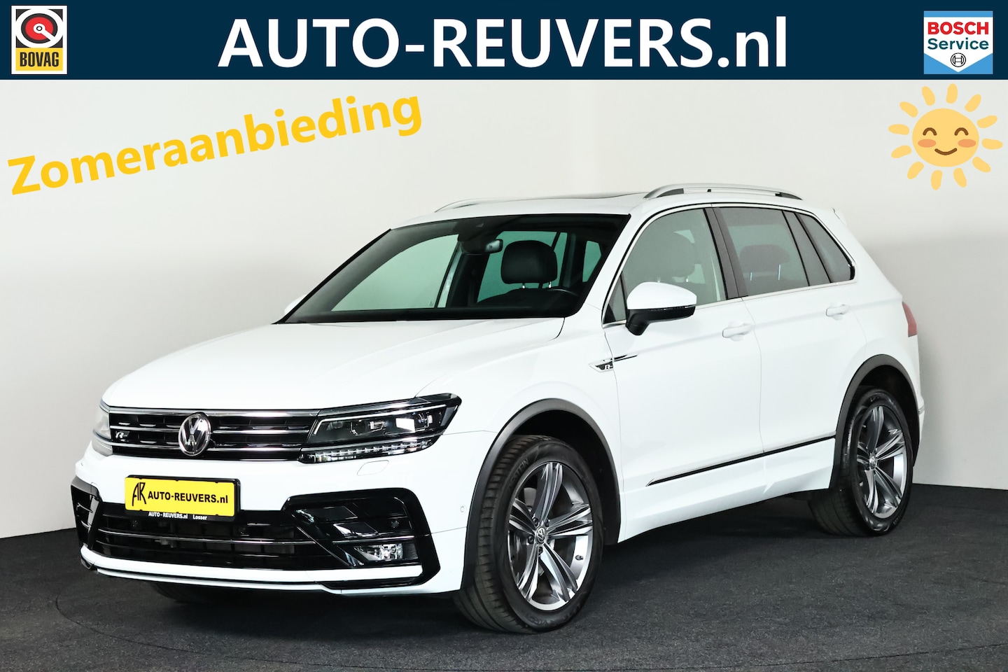 Volkswagen Tiguan - 2.0 TSI 4Motion R-Line Panorama / Opendak / ACC / Navigatie / Lane / Frontassist - AutoWereld.nl
