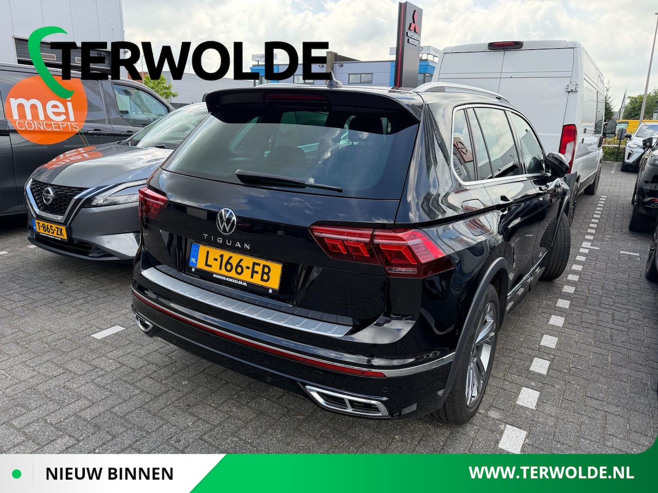 Volkswagen Tiguan - 1.5 TSI R-Line | AUTOMAAT | Parkeercamera | Stoelverw. | - AutoWereld.nl