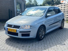 Fiat Stilo - 1.8-16V Dynamic | lage km stand | nieuwe apk keuring | leuke nette auto