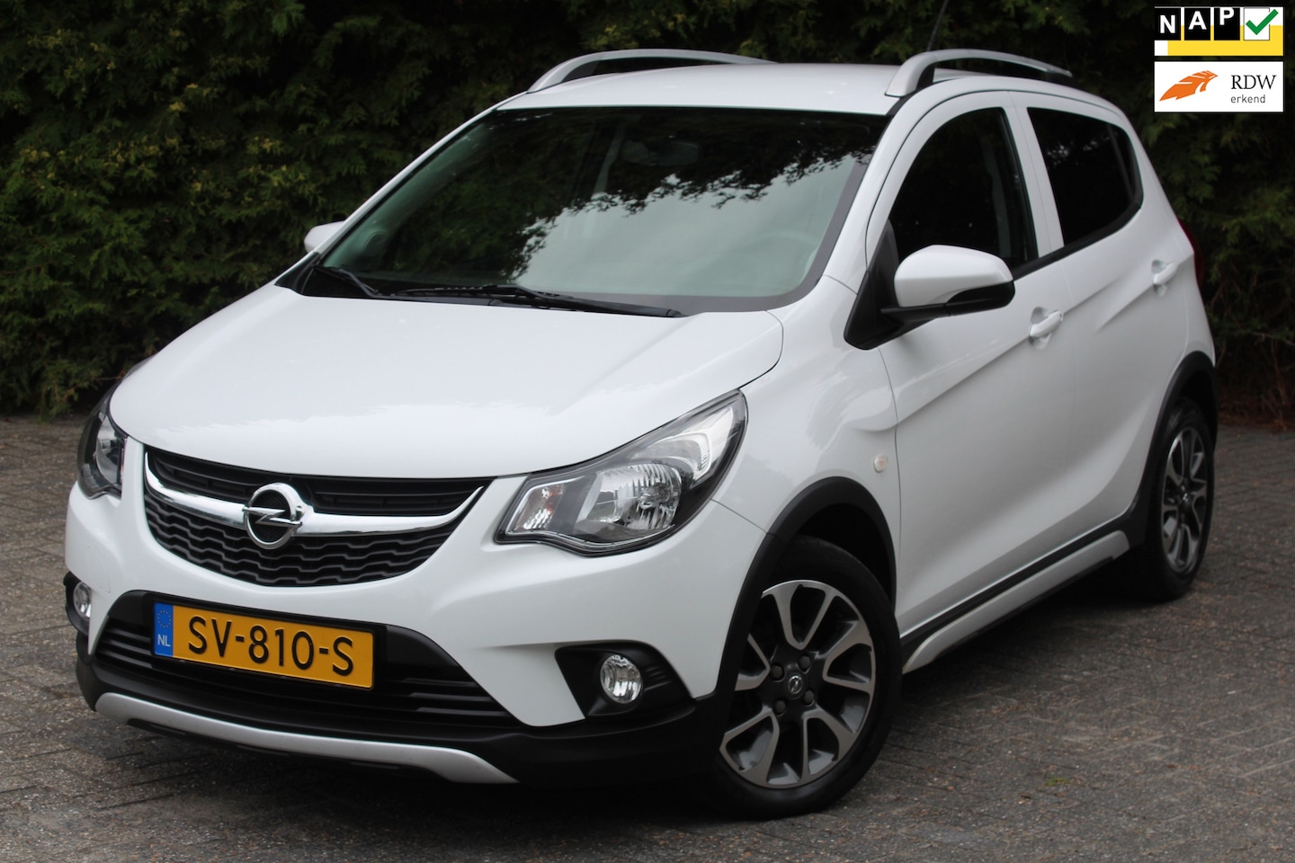 Opel Karl - 1.0 Rocks Online Edition 75PK | Parkeersensoren | Cruise Control | Airco - AutoWereld.nl