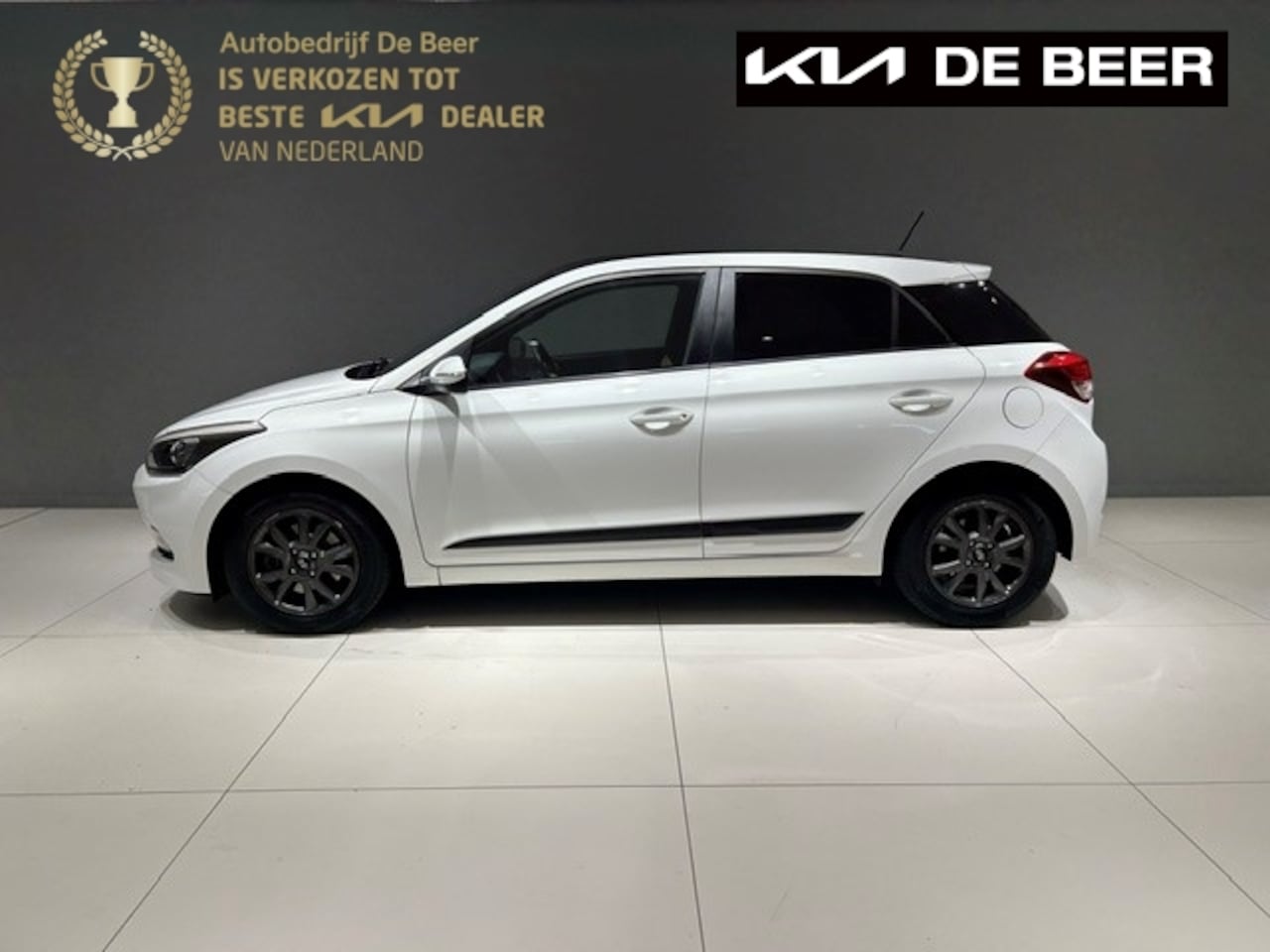 Hyundai i20 - 1.0 T-GDI Blue 100PK Black Edition LMV NAVI CAMERA - AutoWereld.nl