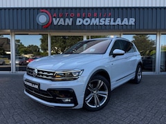 Volkswagen Tiguan - 1.4 TSI Join ACT Highline Business R - Trekhaak Pano Camera Carplay