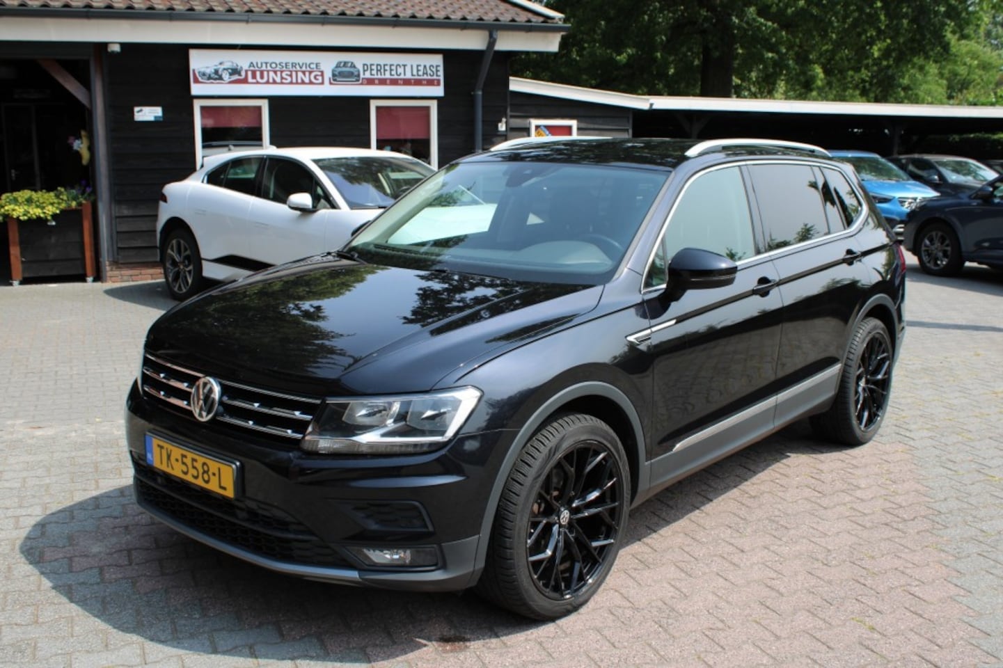 Volkswagen Tiguan Allspace - 1.4 TSI Comfort line Business 7 Persoons - Navi trekhaak carplay - AutoWereld.nl