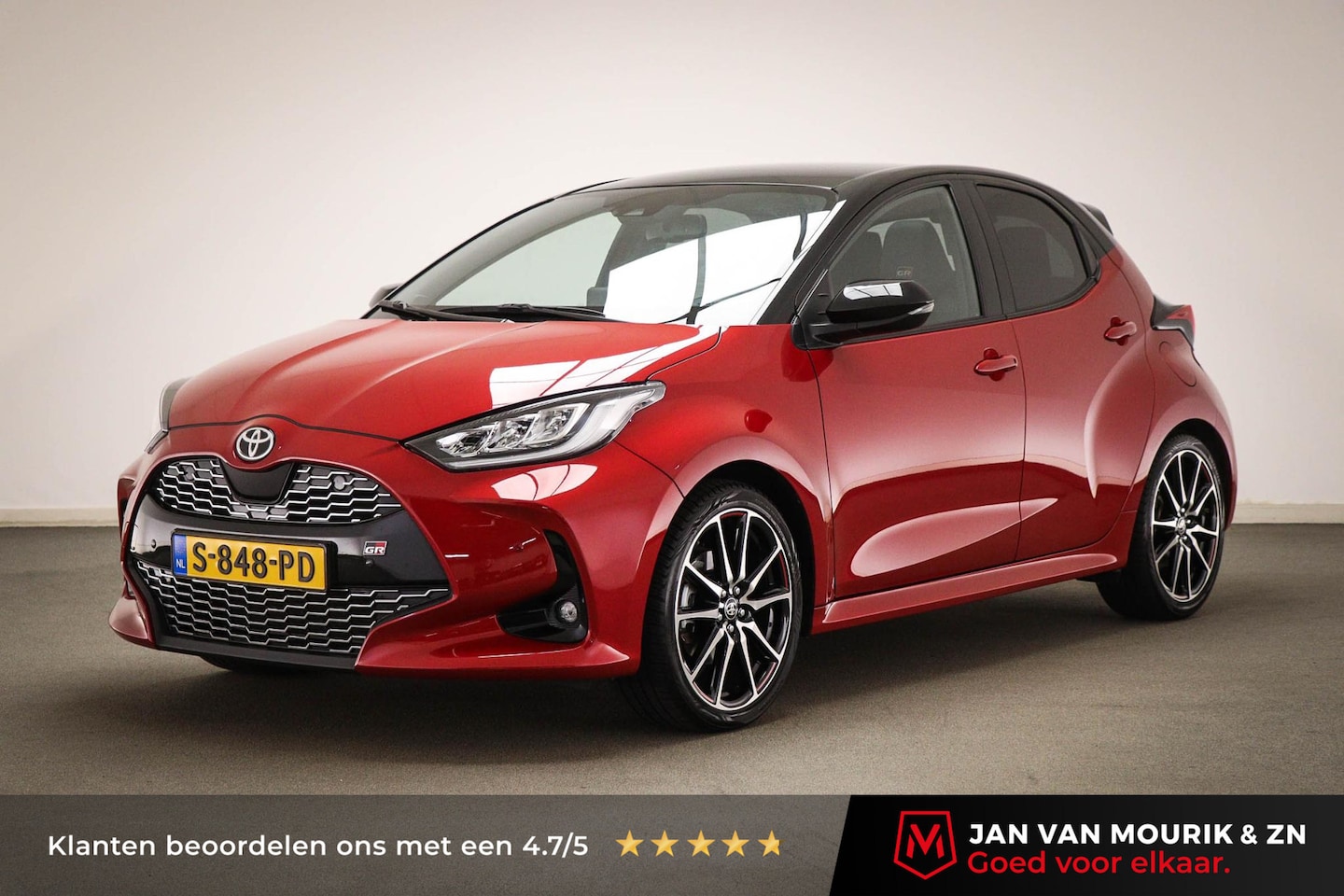 Toyota Yaris - 1.5 Hybrid GR Sport | PREMIUM PACK | PANORAMADAK | HEAD UP | STUURVERWARMING - AutoWereld.nl