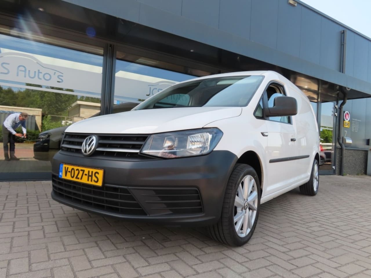 Volkswagen Caddy - 1.6 TDI L2H1 DSG 102 Pk Airco Navi Cruise Trekhaak Pdc 2017 - AutoWereld.nl