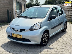Toyota Aygo - 1.0-12V | 5drs | lange apk keuring | rijd en schakelt goed vaste prijs