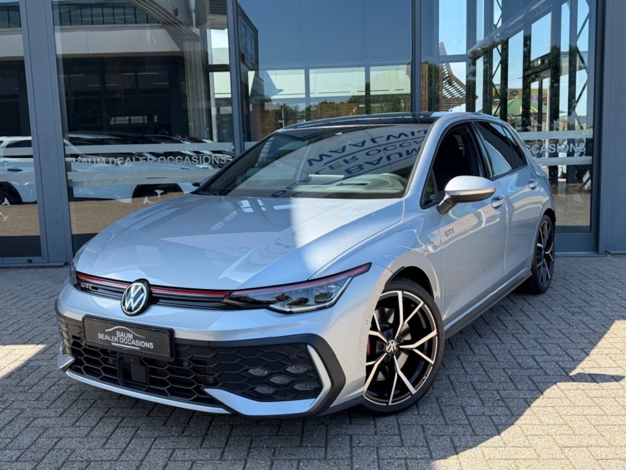 Volkswagen Golf - 2.0 TSI GTI 265PK AUTOMAAT PANO NAVI CAMERA HEAD-UP LMV 19 INCH - AutoWereld.nl