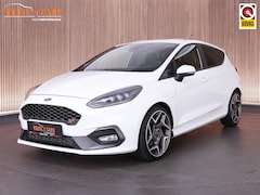 Ford Fiesta - ST-3 1.5 200pk |B&O|Apple Carplay|LED-koplampen|Keyless|winterpack|cruise control|parkeers