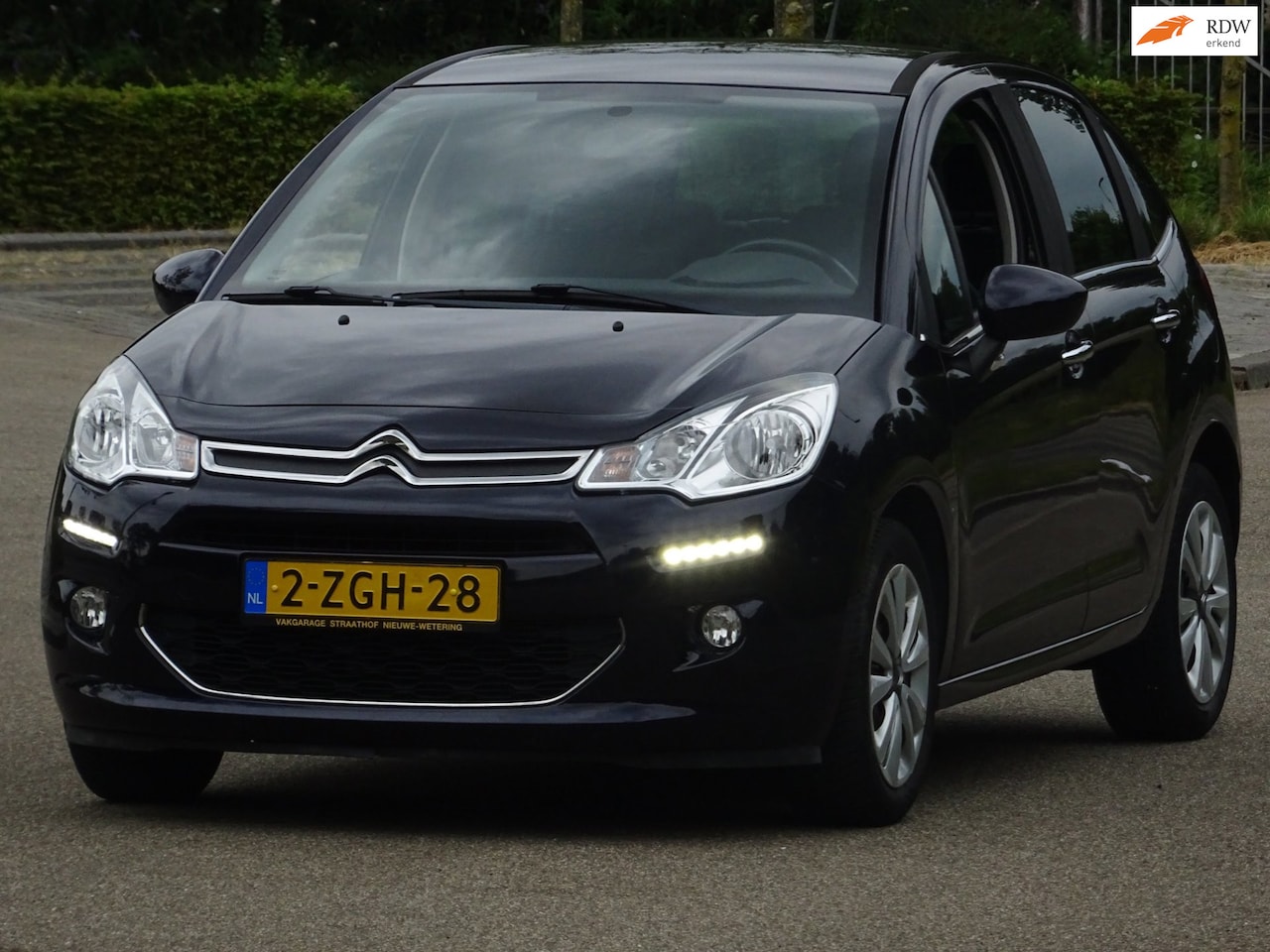 Citroën C3 - 1.2 PureTech Collection BJ2015 CLIMA/PDC/CRUISE - AutoWereld.nl