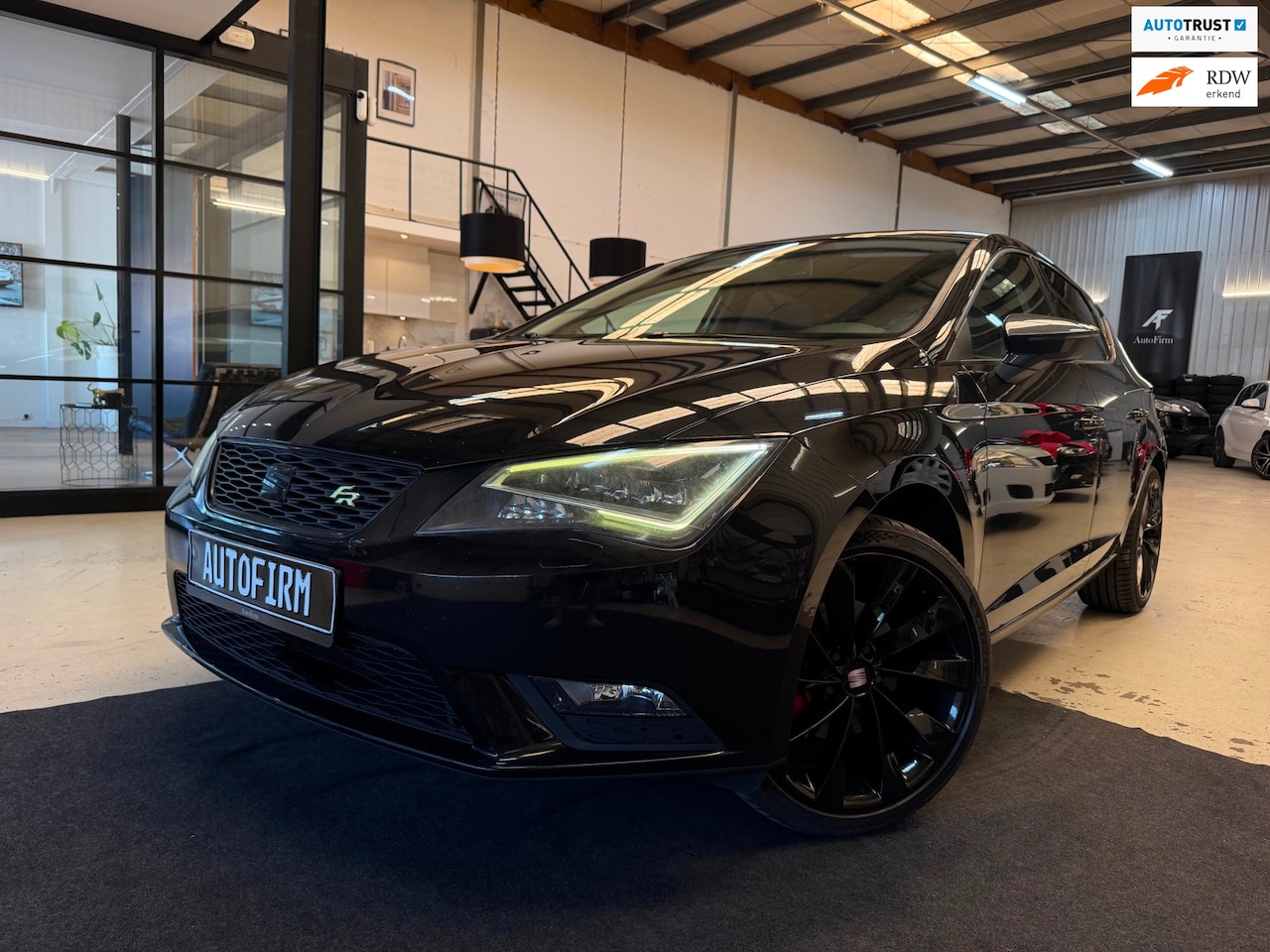 SEAT Leon - 1.4 TSI Style Garantie mogelijk Nette Auto Stoelverwarming Bluetooth Parkeersensoren - AutoWereld.nl
