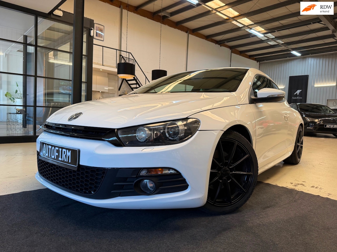 Volkswagen Scirocco - 1.4 TSI 160 PK Dealer onderhouden R-line Carplay Subwoofer Parkeersensoren 18'LM - AutoWereld.nl