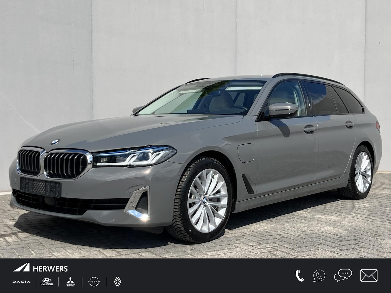 BMW 5-serie Touring - 530e xDrive Luxury Line / 90% SOH / 2.000 kg Trekgewicht / Elektrische Trekhaak Dealer ond - AutoWereld.nl