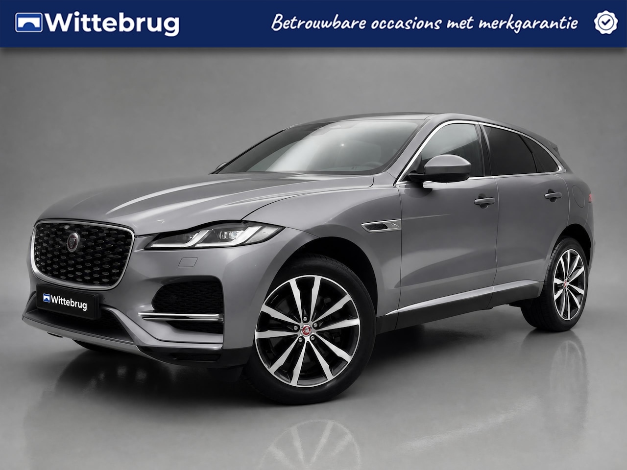 Jaguar F-Pace - 2.0 P400e PHEV / Pano / Meridian / Leder / Camera / Dodehoek herkenning / Navigatie / App - AutoWereld.nl