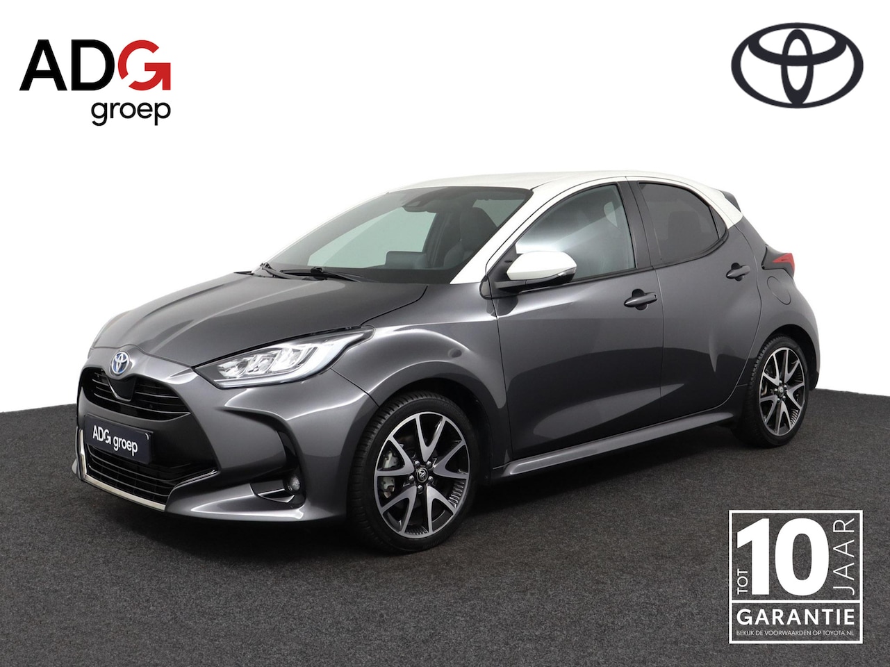 Toyota Yaris - 1.5 Hybrid Executive Bi-Tone | Half leder bekleding | Bi-Tone | stoelverwarming | - AutoWereld.nl