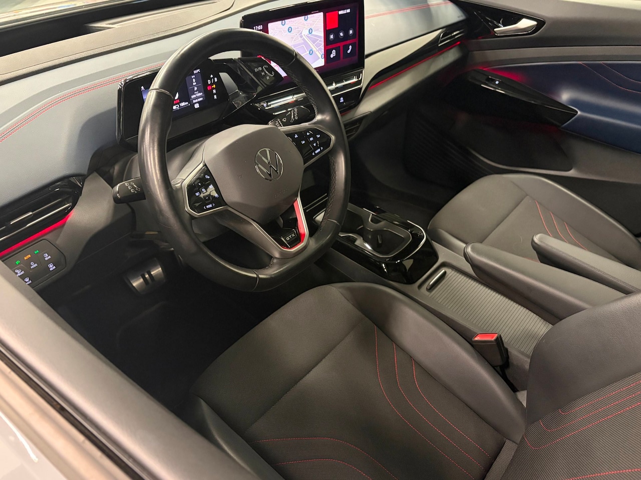 Volkswagen ID.4 - GTX 4Motion Warmtepomp / Panoramadak / 360camera / Trekhaak - AutoWereld.nl