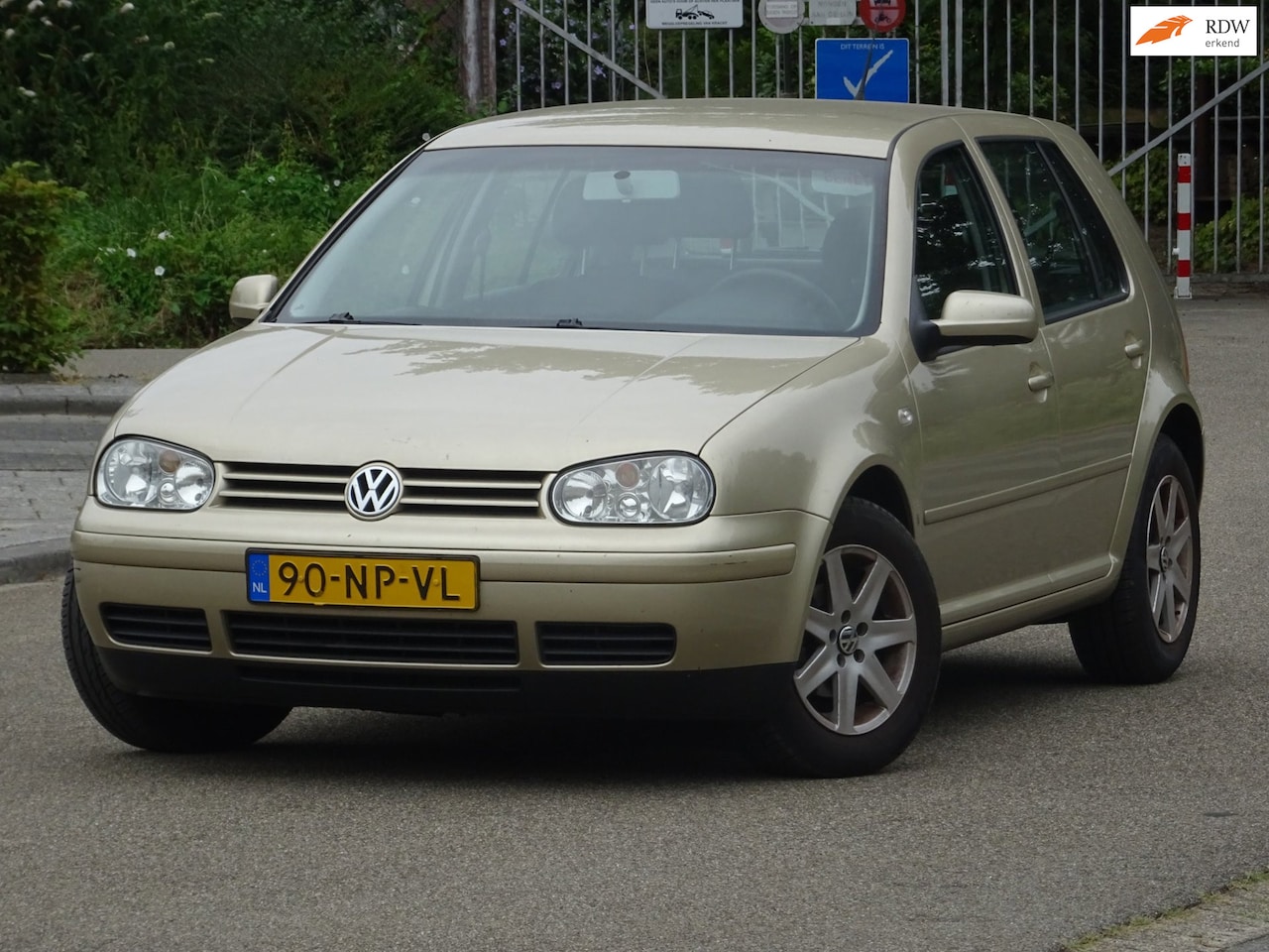 Volkswagen Golf - 1.6-16V Ocean BJ2004 NAP/AIRCO/CRUISE/APK - AutoWereld.nl