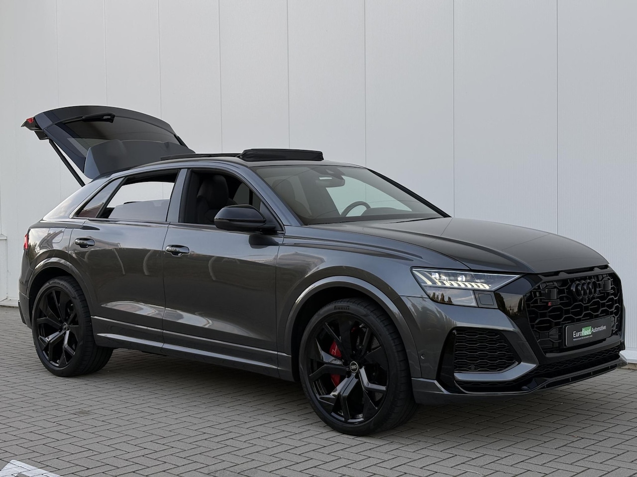 Audi Q8 - 4.0 TFSI RS Q8 quattro | 726 PK | KERAMISCHE REMMEN | DAYTONA GREY | PANO | CARBON | BTW