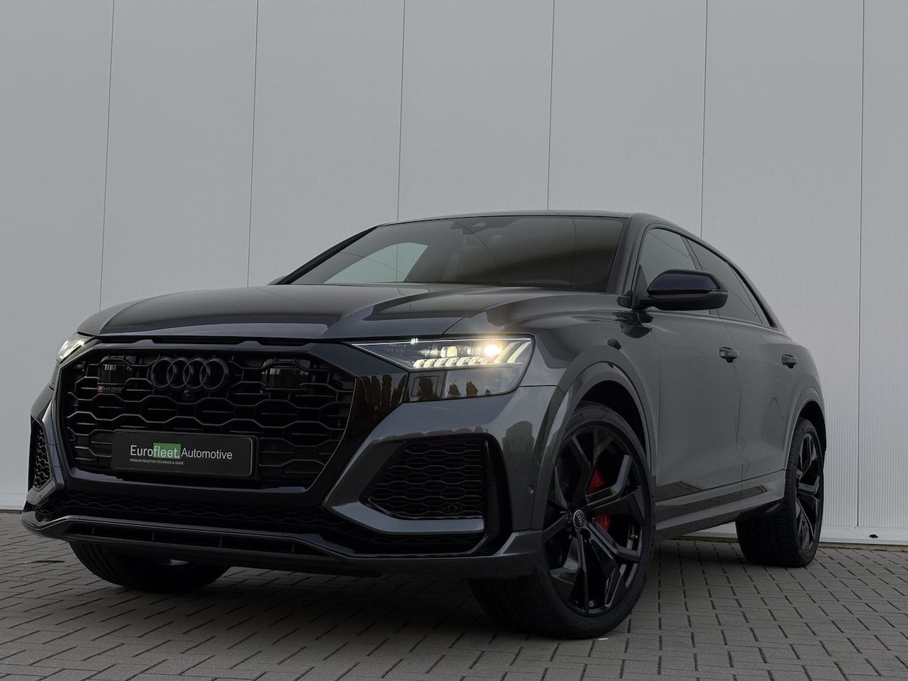 Audi Q8 - 4.0 TFSI RS Q8 quattro | 726 PK | KERAMISCHE REMMEN | DAYTONA GREY | PANO | CARBON | BTW