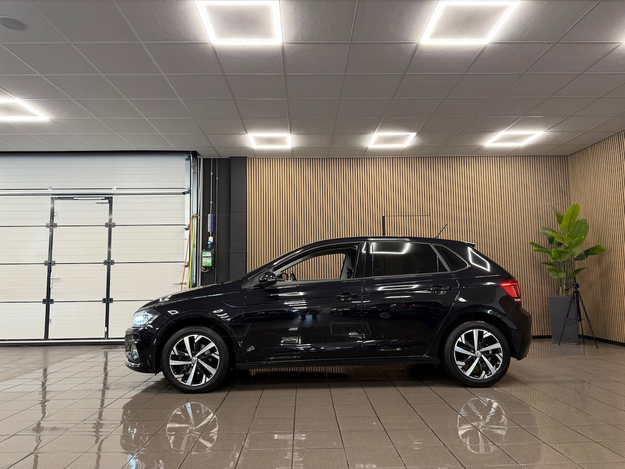 Volkswagen Polo - 1.0 TSI Comfortline * Navigatie / LED / LM Velgen / Stoelverwarming * - AutoWereld.nl