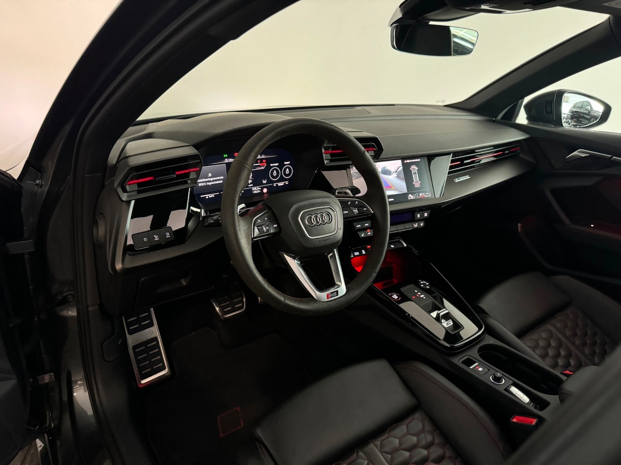 Audi A3 Sportback - 2.5 TFSI RS 3 quattro Pano|Keramisch|Akra|Massage|Carbon| - AutoWereld.nl