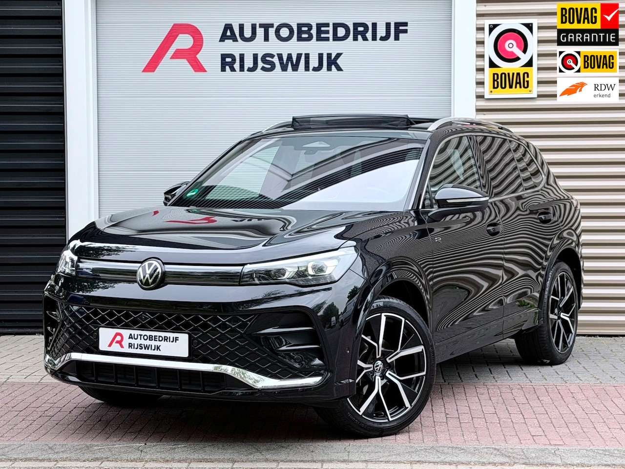 Volkswagen Tiguan - 1.5 TSI 3x R-Line Pano/H&K/360/HuD - AutoWereld.nl