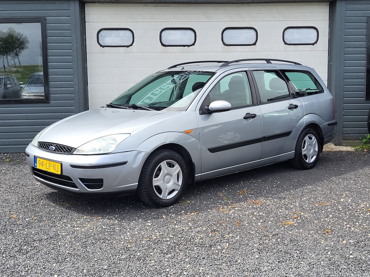 Ford Focus Wagon - 1.6-16V Centennial | APK 21-4-2027 | Airco | Trekhaak - AutoWereld.nl
