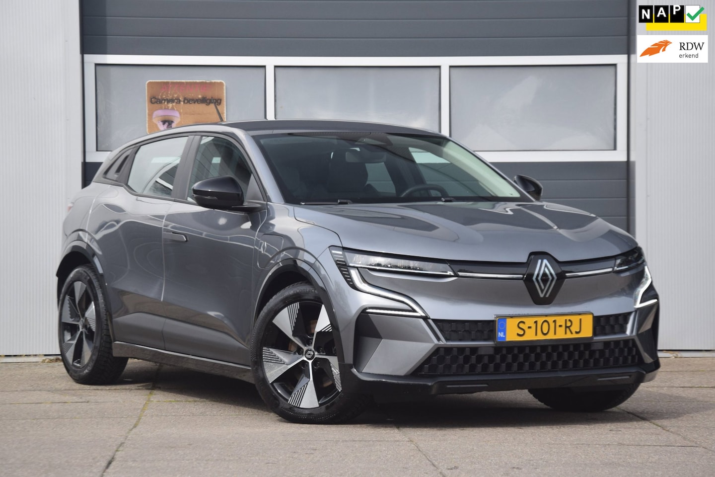 Renault Mégane E-Tech - EV40 Boost Charge Equilibre CLIMATE CONTROL/REGENSENSOR/ARMSTEUN - AutoWereld.nl