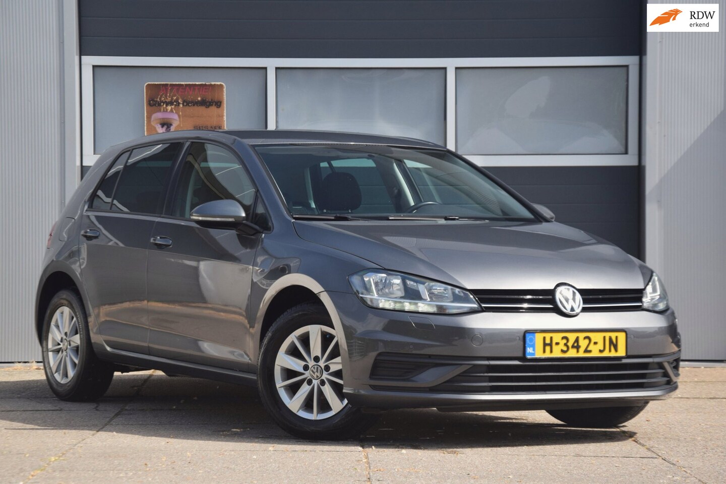 Volkswagen Golf - 1.0 TSI Trendline Facelift model / BLUETOOTH / TREKHAAK / STOELVERWARMING - AutoWereld.nl