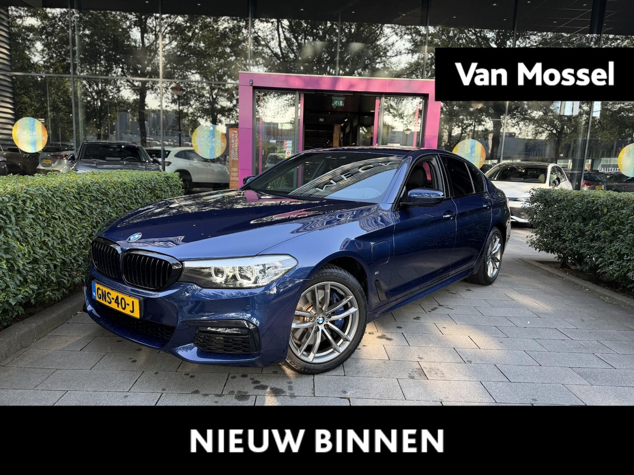 BMW 5-serie - 530e iPerformance High Executive | WORDT VERWACHT | ACHTERUITRIJCAMERA | APPLE CARPLAY - A - AutoWereld.nl