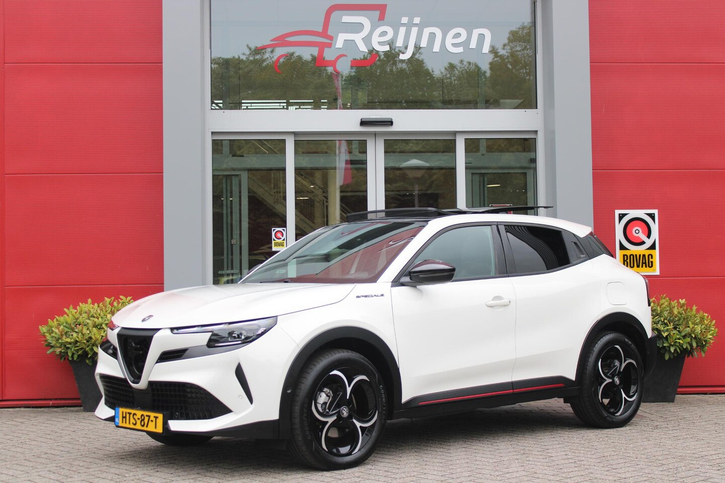 Alfa Romeo Junior - 1.2 145PK AUTOMAAT Hybrid IBRIDA SPECIALE | PANORAMA SCHUIF/KANTEL DAK | AFNEEMBARE TREKHA - AutoWereld.nl