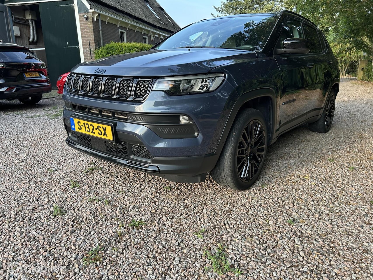 Jeep Compass - 4xe 190 Plug-in Hybrid Electric Night Eagle 4xe 190 Plug-in Hybrid Electric Night Eagle - AutoWereld.nl