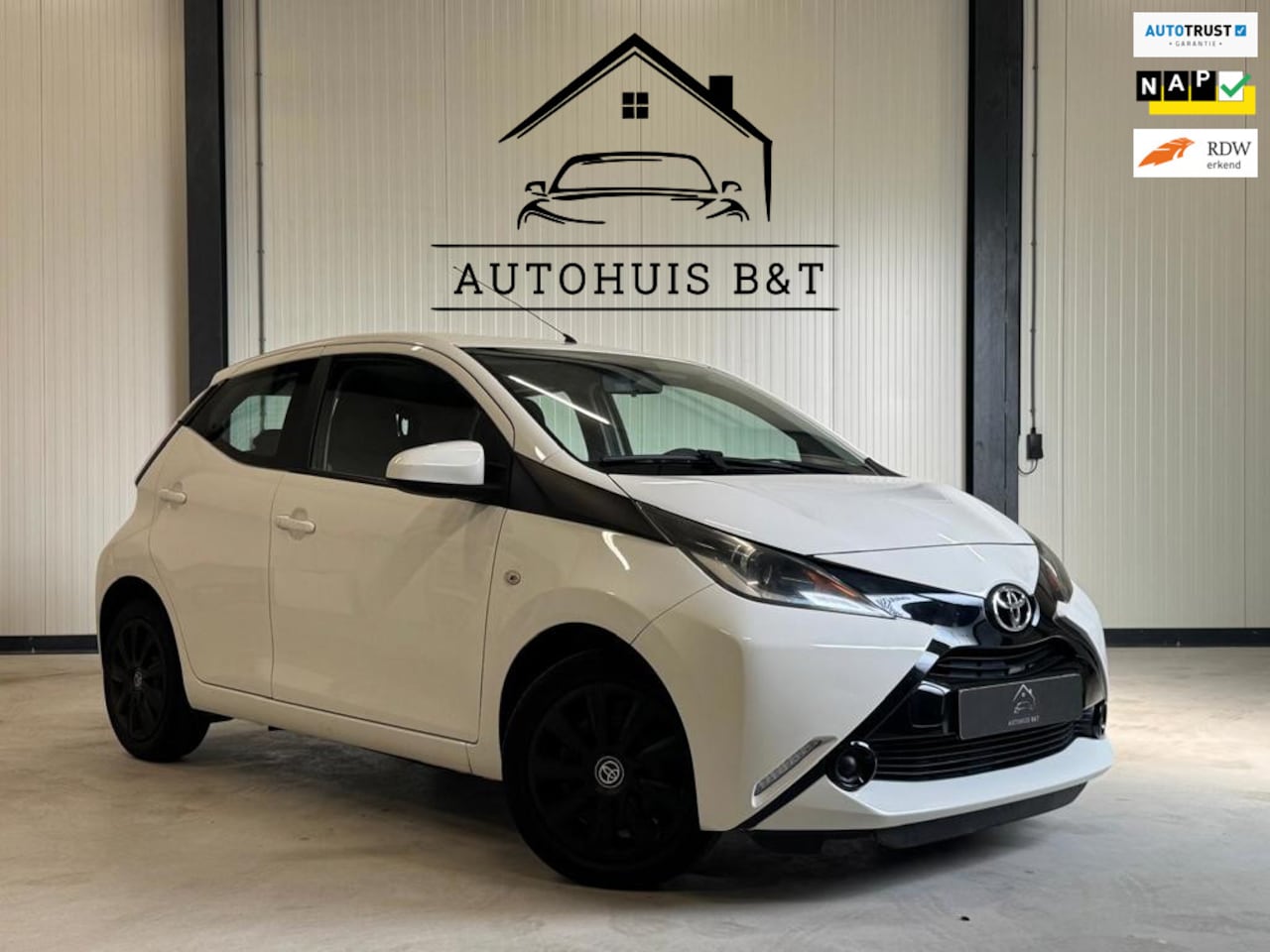 Toyota Aygo - 1.0 VVT-i x-play 1.0 VVT-i x-play - AutoWereld.nl