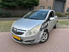 Opel Corsa - SEMI AUTOMAAT MET AIRCO & APK TOT 31-05-2027