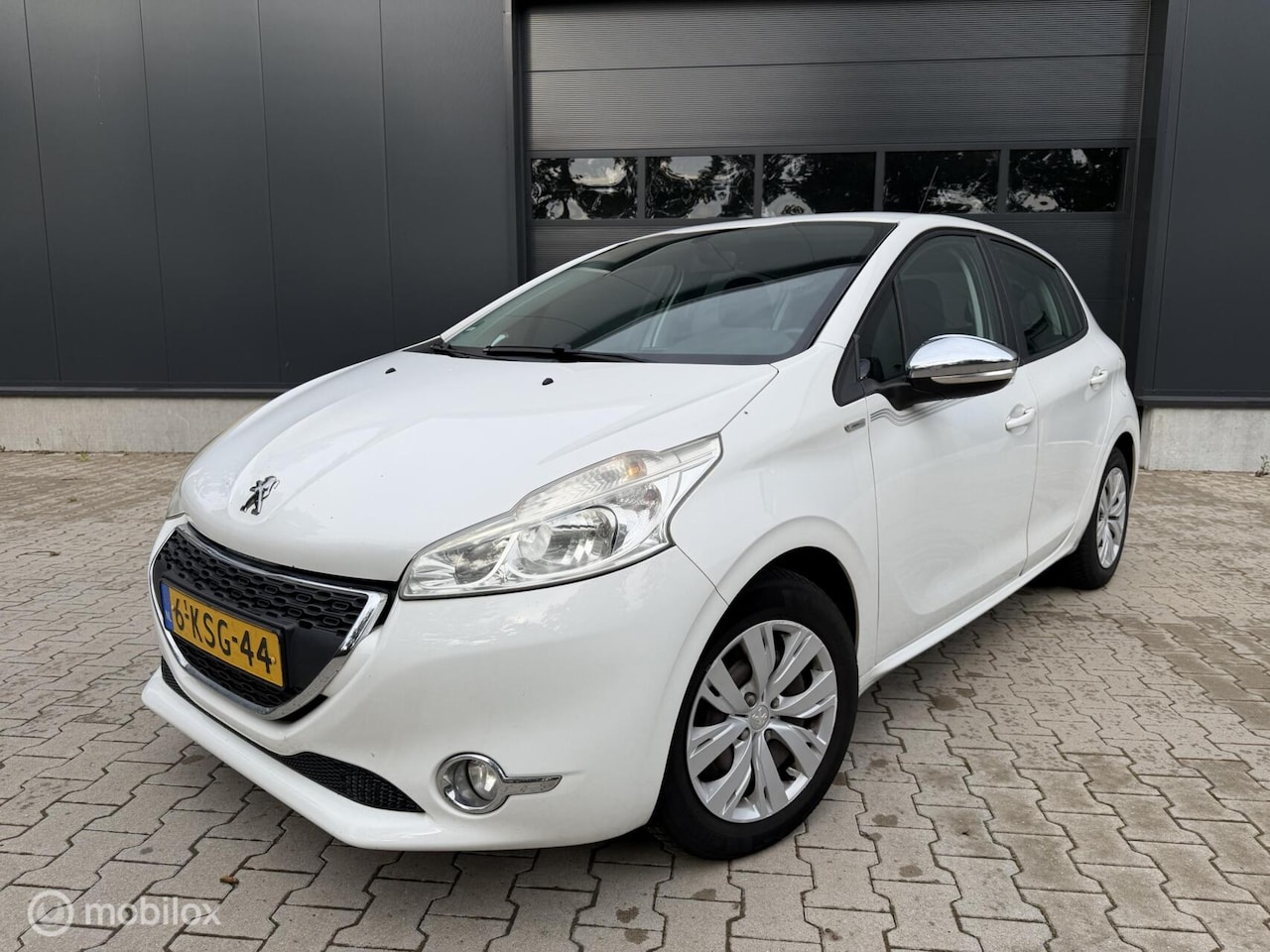 Peugeot 208 - 1.2 VTi Urban Airco I Distr Riem VV I Navi I APK - AutoWereld.nl