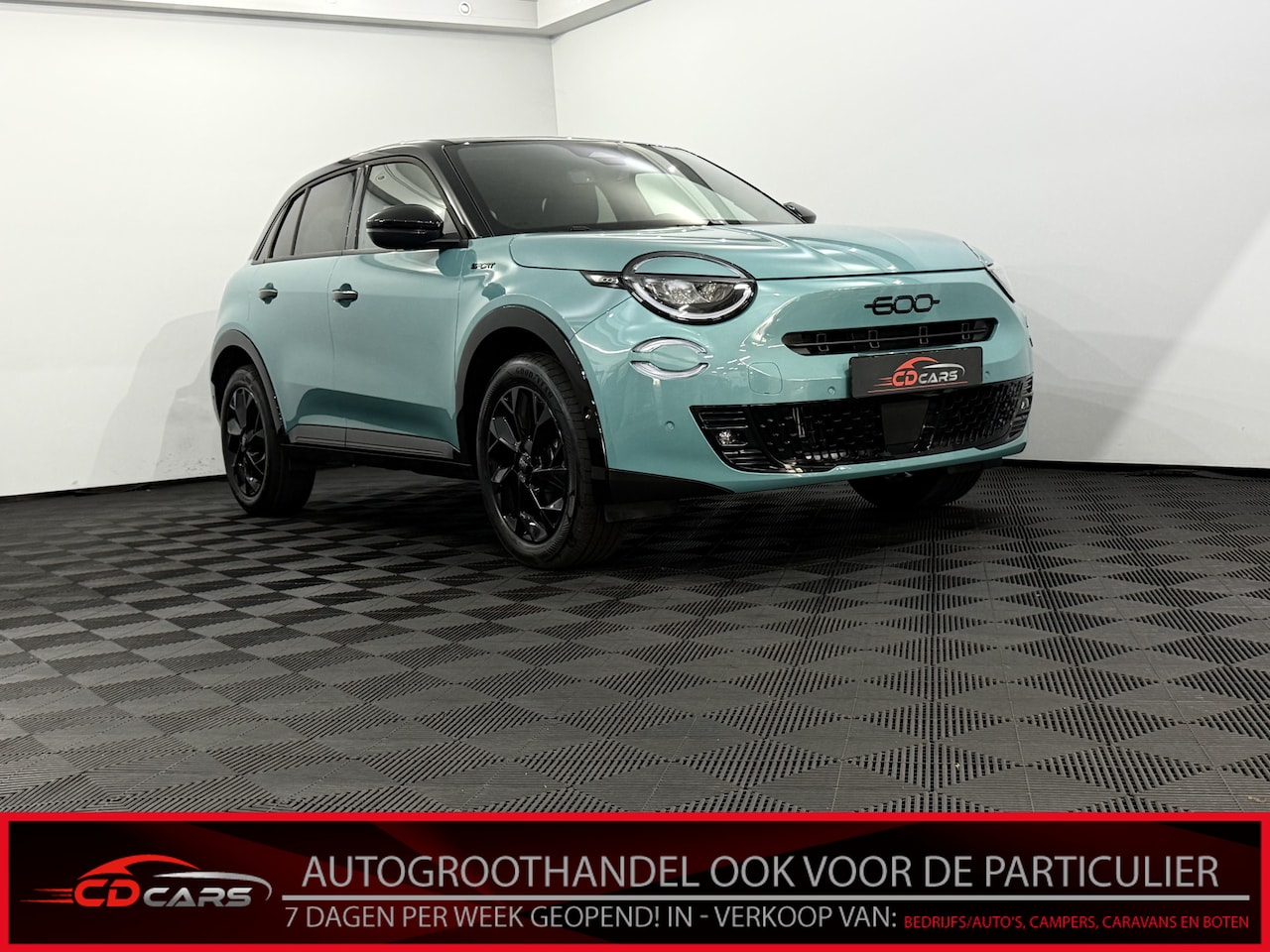 Fiat 600 - 1.2 Hybrid La Prima 145PK Camera, Apple carplay, Rijstrook correctie, 21Inch velgen, Stoel - AutoWereld.nl