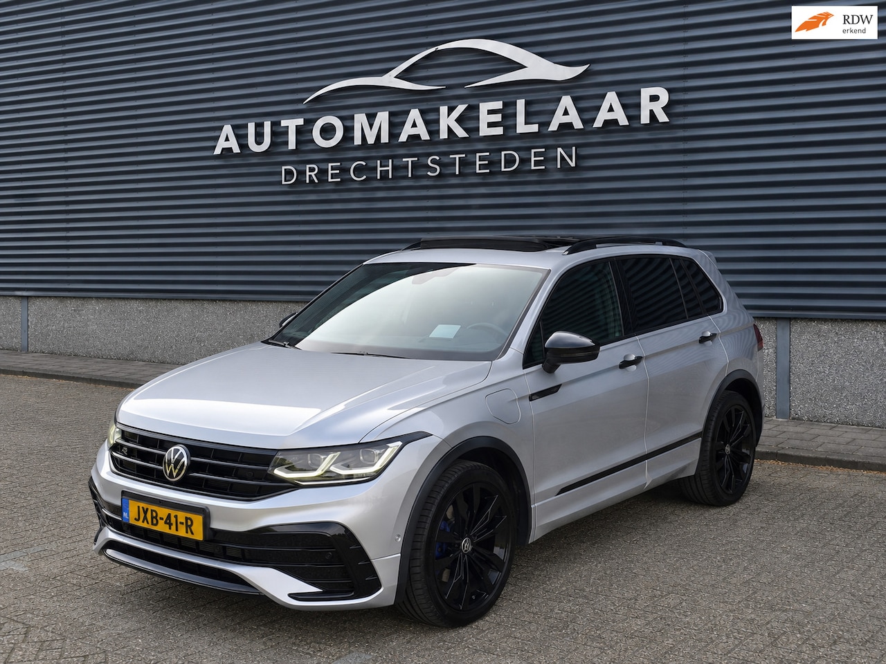 Volkswagen Tiguan - 1.4 TSI eHybrid Black edition 3*R-line Full Pano/Leder/Head up/Trekhaak! - AutoWereld.nl