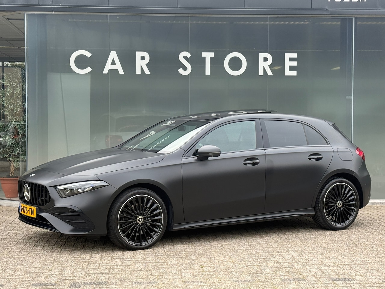 Mercedes-Benz A-klasse - 250 e AMG Line Pano|Memory|Sfeer|360cam|Dealer Onderhoude - AutoWereld.nl