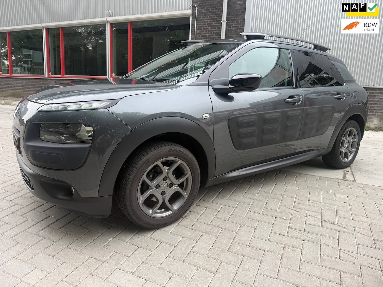 Citroën C4 Cactus - 1.2 e-VTi Shine NAVI PANO - AutoWereld.nl