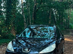 Peugeot 207 - 1.4-16V XS