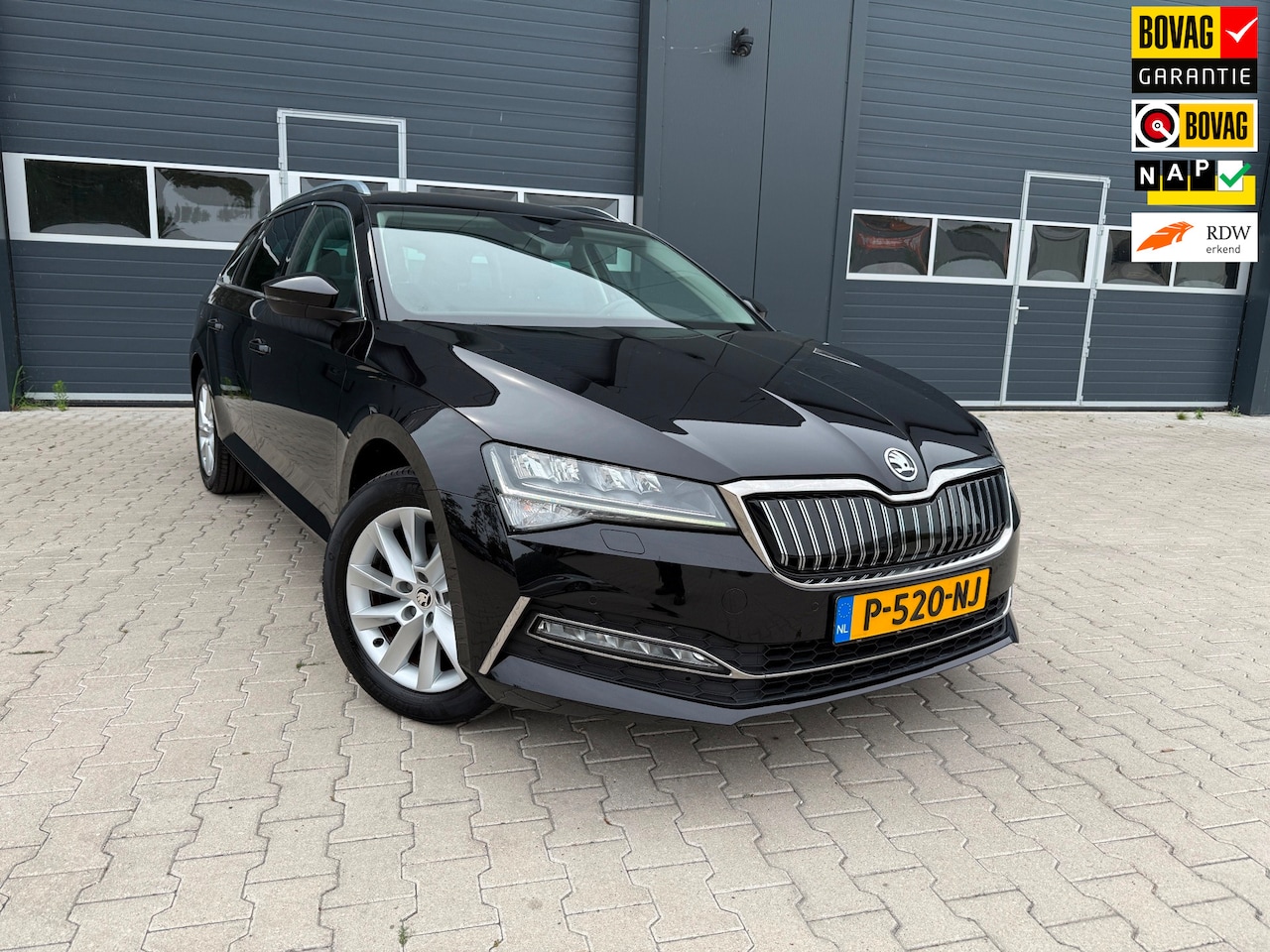 Skoda Superb Combi - 1.4 TSI iV Business Edition Plus 1.4 TSI iV Business Edition Plus - AutoWereld.nl