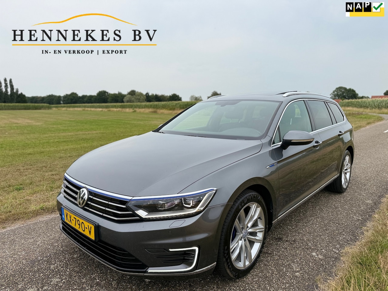 Volkswagen Passat Variant - 1.4 TSI GTE Highline Pano Virtualcocpit - AutoWereld.nl