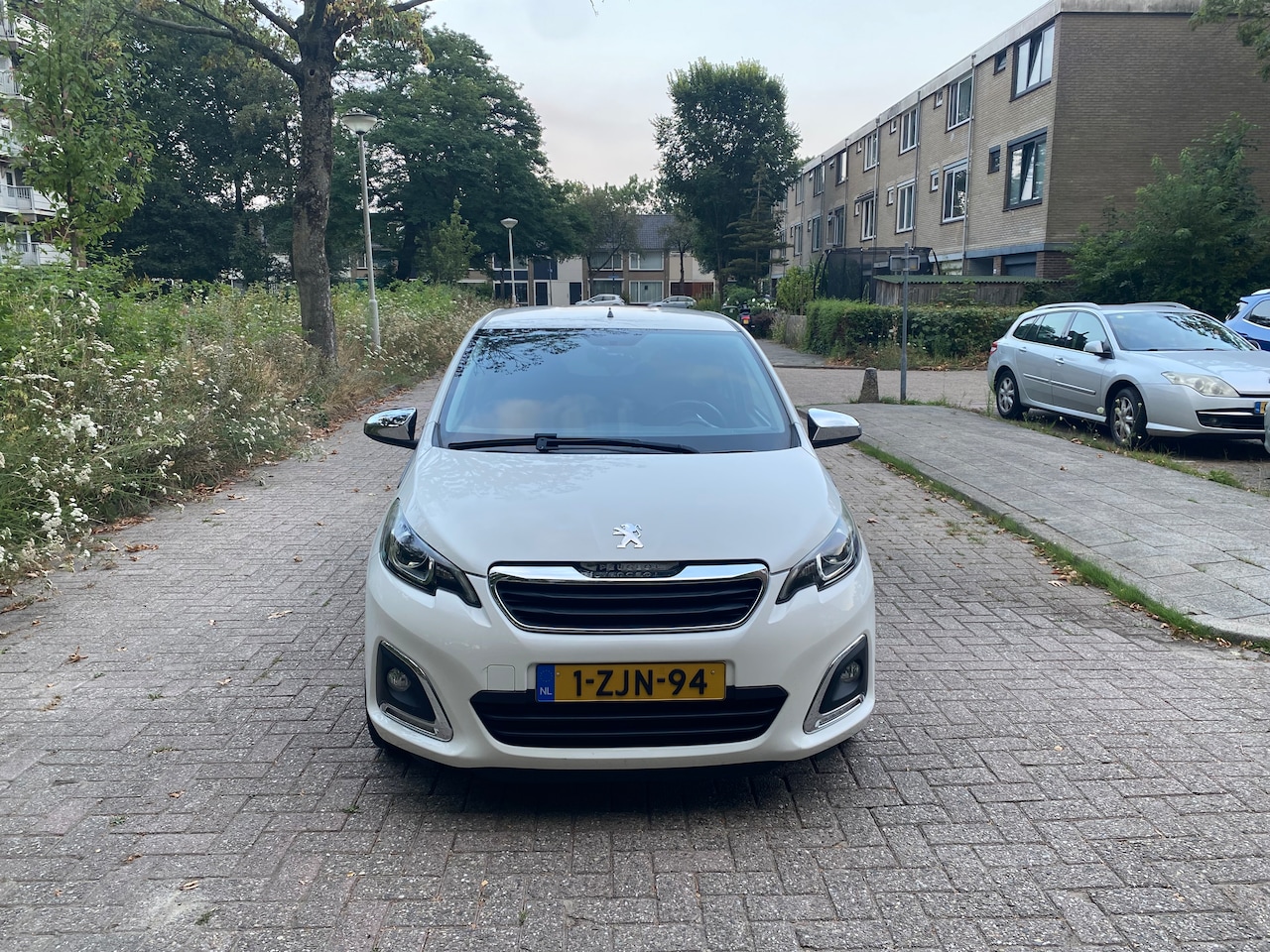 Peugeot 108 - 1.0 e-VTi Allure Airco | Bluetooth | Achteruitrijcamera - AutoWereld.nl