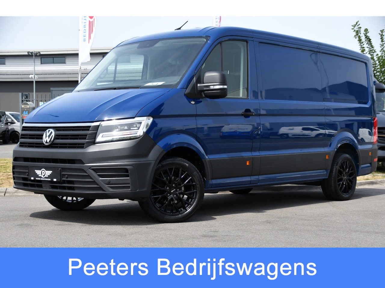 Volkswagen Crafter - 35 2.0 TDI L3H2 PB Edition Cruise, Carplay, LED, Multimedia, Sensoren, Voorruit verwarming - AutoWereld.nl