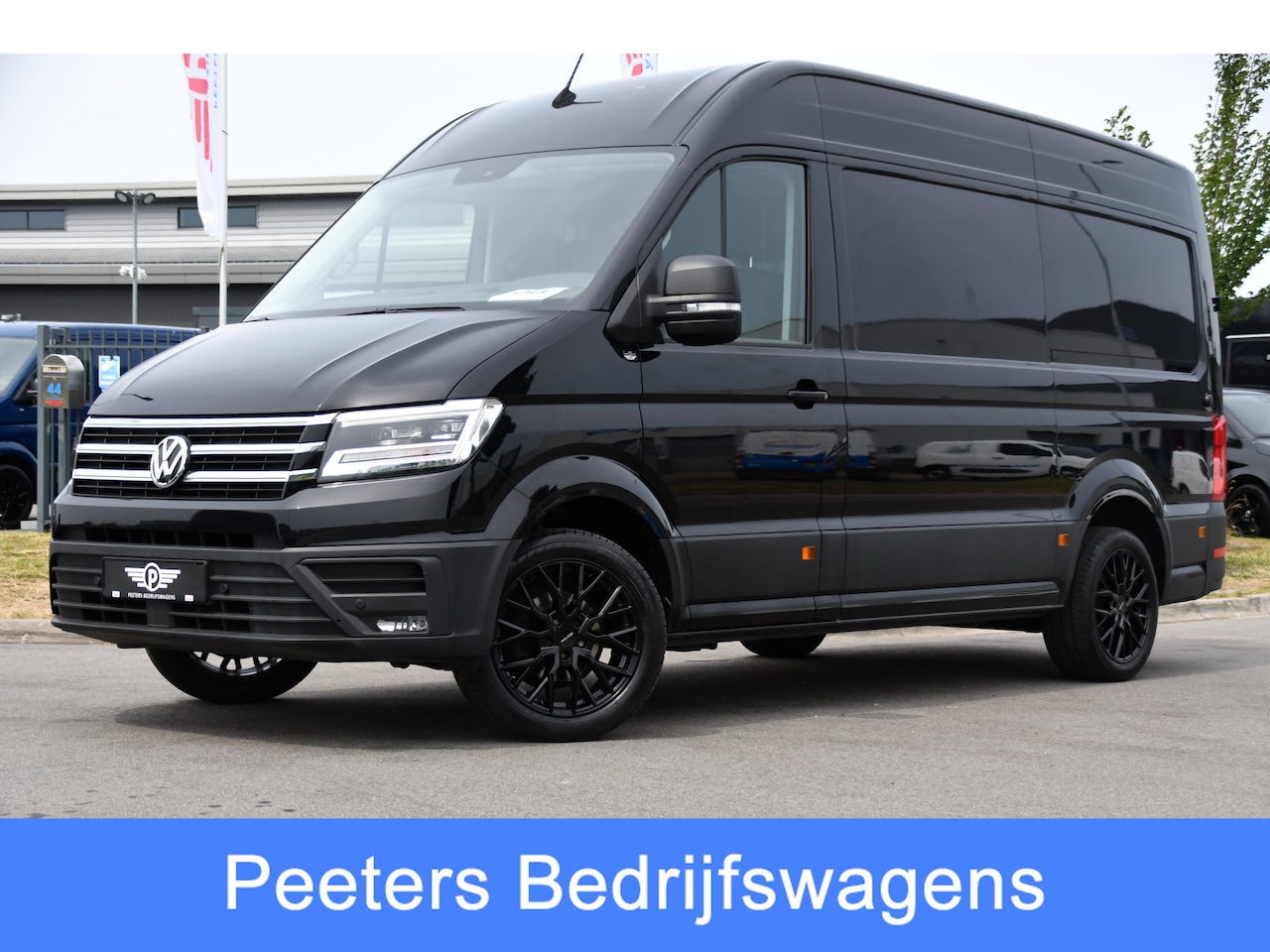 Volkswagen Crafter - 35 2.0 TDI L3H3 Black Edition Camera, Adaptieve Cruise, Carplay, LED, Trekhaak, Voorruitve - AutoWereld.nl