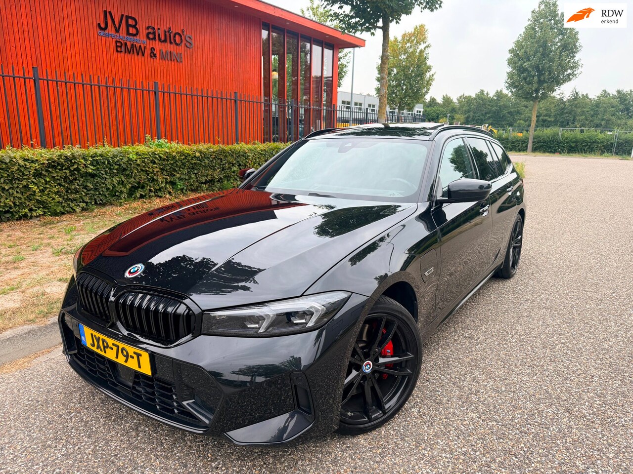 BMW 3-serie Touring - 330e xDrive 330e xDrive, M-Sport PRO, H&K, trekhaak, Panorama - AutoWereld.nl